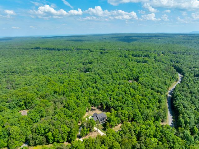 2756 Clear Brooks Drive, Signal Mountain, TN 37377