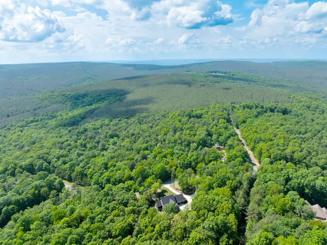 2756 Clear Brooks Drive, Signal Mountain, TN 37377
