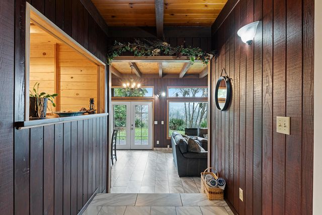 975 NW Starlite Place, Grants Pass, OR 97526