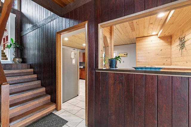 975 NW Starlite Place, Grants Pass, OR 97526