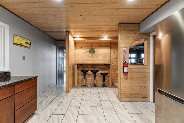 975 NW Starlite Place, Grants Pass, OR 97526