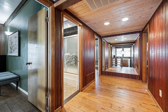 975 NW Starlite Place, Grants Pass, OR 97526