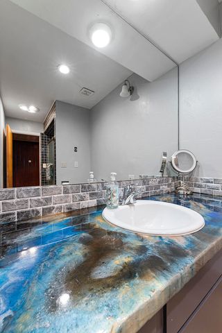 975 NW Starlite Place, Grants Pass, OR 97526