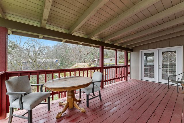 975 NW Starlite Place, Grants Pass, OR 97526