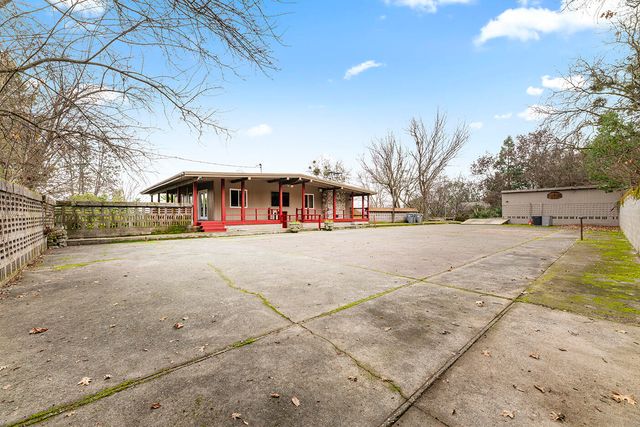 975 NW Starlite Place, Grants Pass, OR 97526