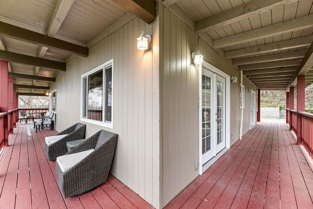 975 NW Starlite Place, Grants Pass, OR 97526