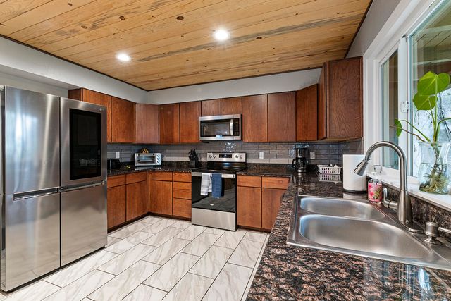 975 NW Starlite Place, Grants Pass, OR 97526