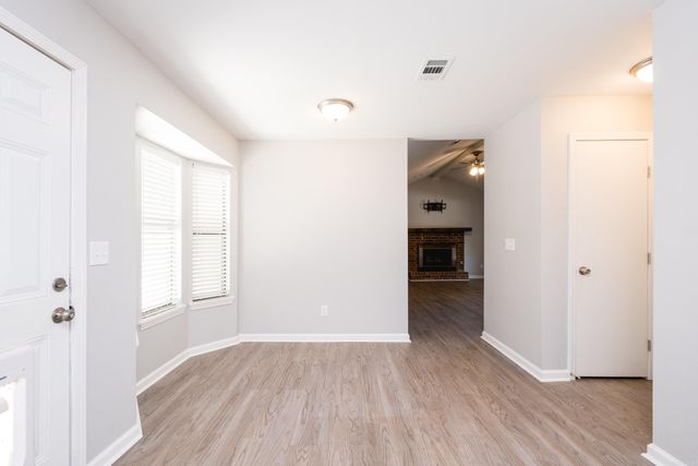 5 Smoking Oaks Drive, Maumelle, AR 72113