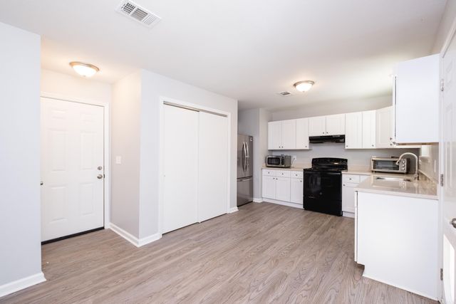5 Smoking Oaks Drive, Maumelle, AR 72113
