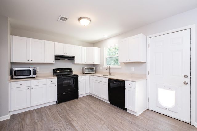 5 Smoking Oaks Drive, Maumelle, AR 72113