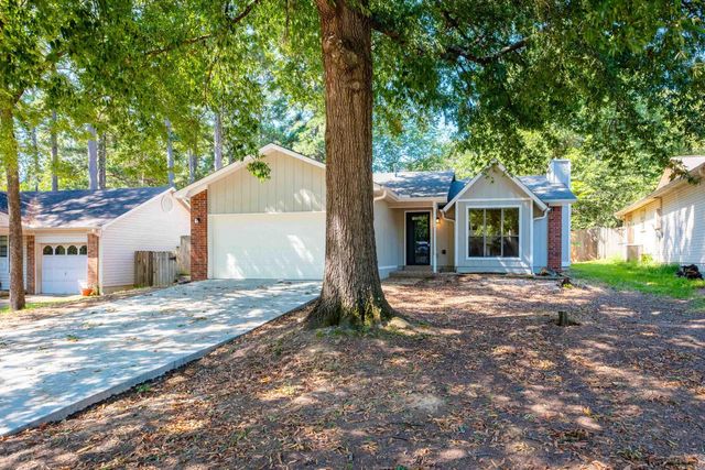 5 Smoking Oaks Drive, Maumelle, AR 72113