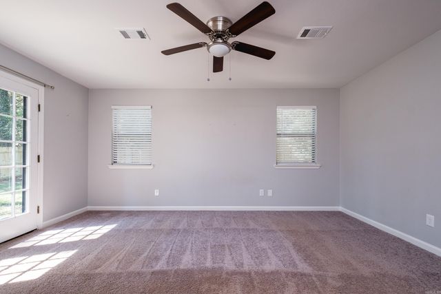 5 Smoking Oaks Drive, Maumelle, AR 72113