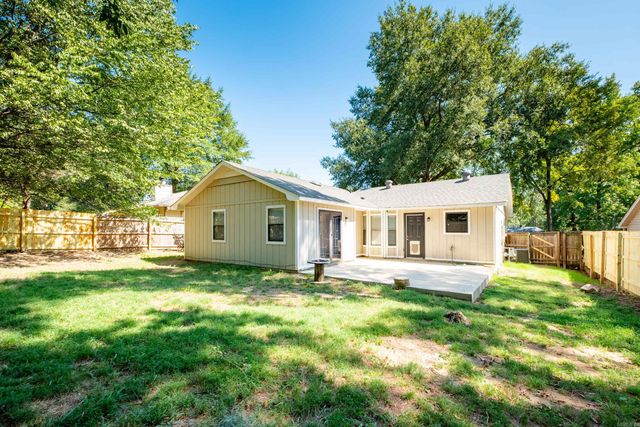 5 Smoking Oaks Drive, Maumelle, AR 72113