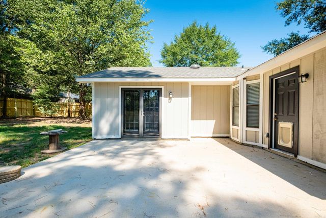 5 Smoking Oaks Drive, Maumelle, AR 72113