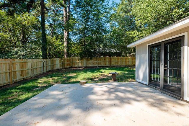 5 Smoking Oaks Drive, Maumelle, AR 72113