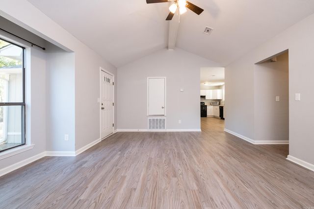 5 Smoking Oaks Drive, Maumelle, AR 72113