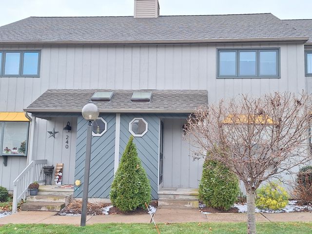238 Skyview Drive 238, Cromwell, CT 06416