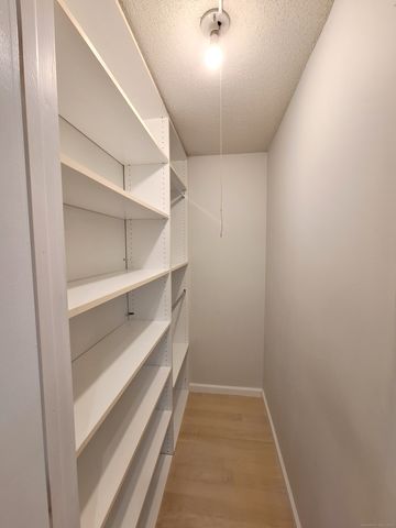 238 Skyview Drive 238, Cromwell, CT 06416