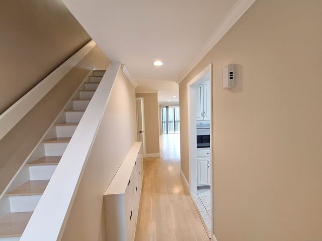 238 Skyview Drive 238, Cromwell, CT 06416