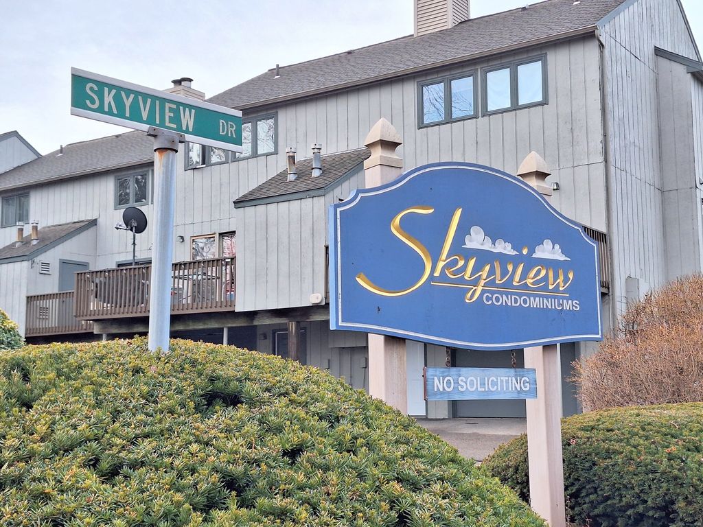 238 Skyview Drive 238, Cromwell, CT 06416