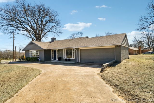 1401 S Woodland Drive, Okmulgee, OK 74447