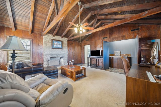 1401 S Woodland Drive, Okmulgee, OK 74447