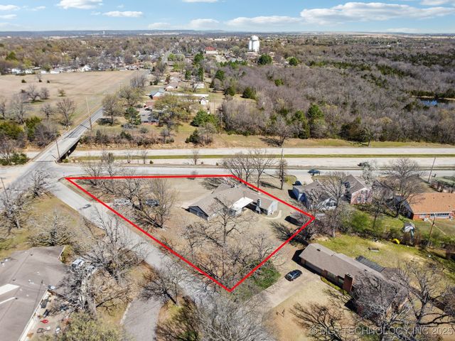 1401 S Woodland Drive, Okmulgee, OK 74447