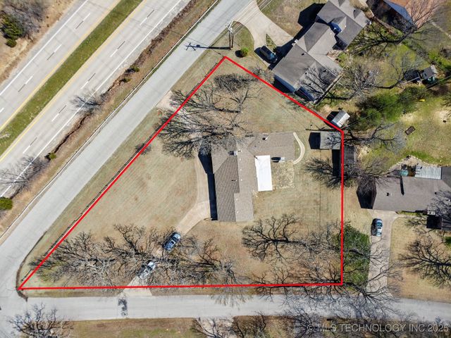 1401 S Woodland Drive, Okmulgee, OK 74447