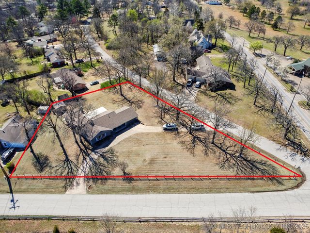 1401 S Woodland Drive, Okmulgee, OK 74447