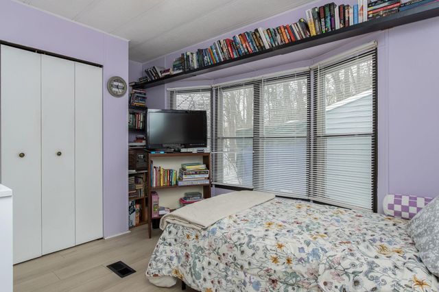 25 Village Drive, Raymond, NH 03077