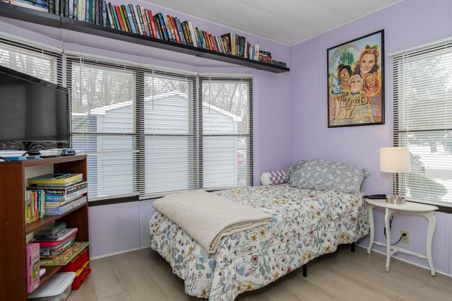 25 Village Drive, Raymond, NH 03077