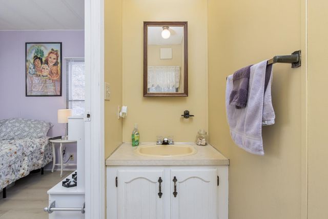 25 Village Drive, Raymond, NH 03077