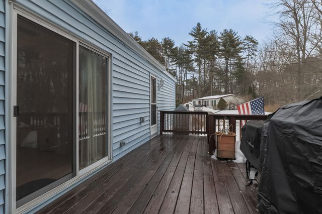 25 Village Drive, Raymond, NH 03077