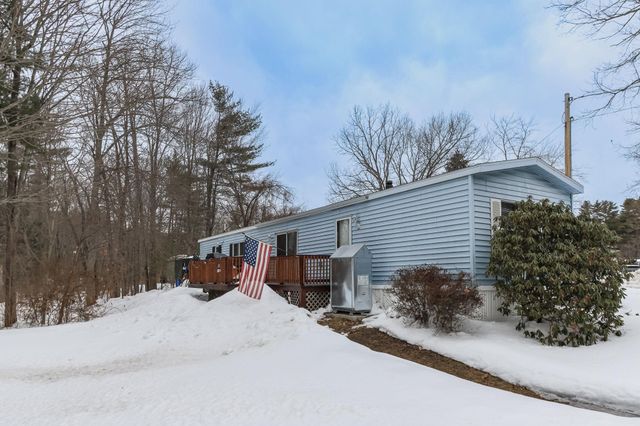 25 Village Drive, Raymond, NH 03077
