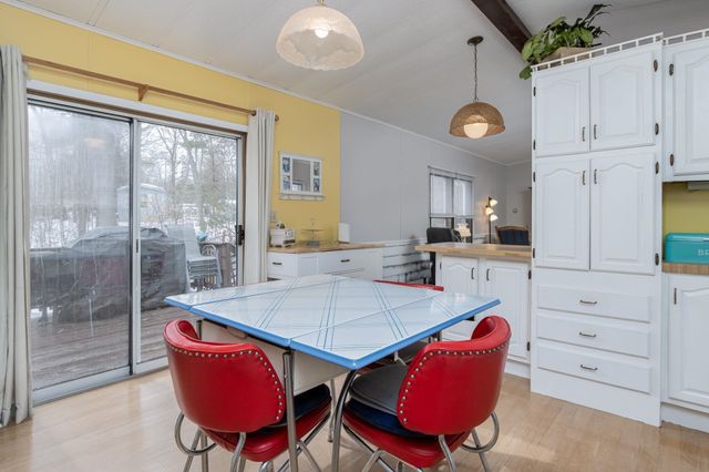 25 Village Drive, Raymond, NH 03077