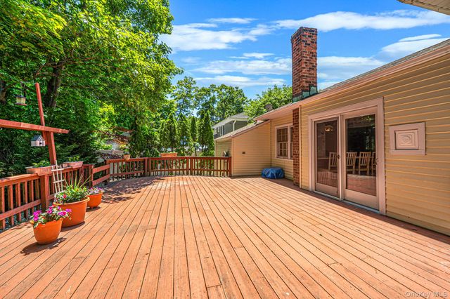 15 Wood Drive, Oyster Bay, NY 11771