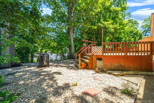 15 Wood Drive, Oyster Bay, NY 11771