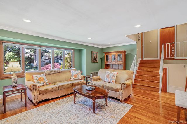 15 Wood Drive, Oyster Bay, NY 11771