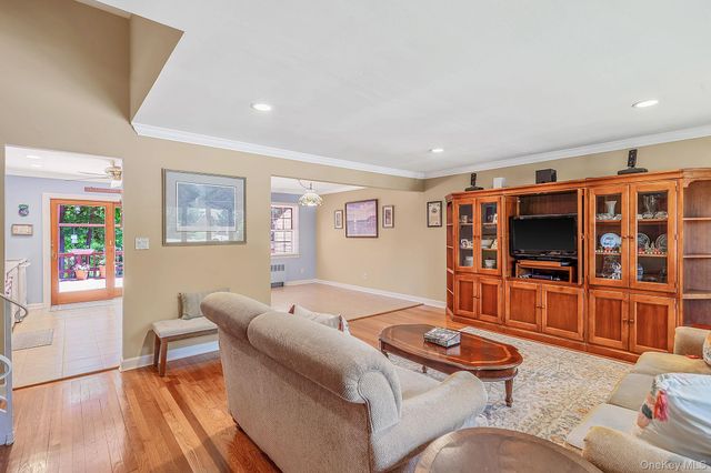 15 Wood Drive, Oyster Bay, NY 11771