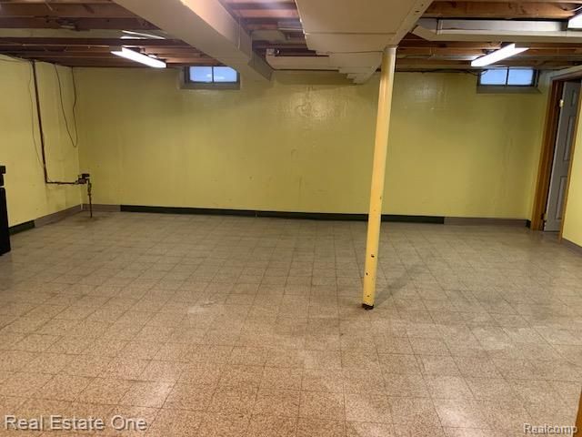 1726 Moran Avenue, Lincoln Park, MI 48146