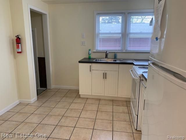 1726 Moran Avenue, Lincoln Park, MI 48146