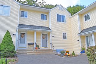 32 Stoneheights Drive 32, Waterford, CT 06385