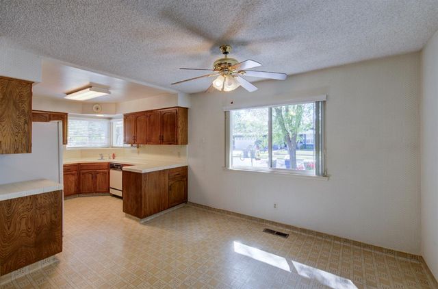 6656 N Dearing Avenue, Fresno, CA 93710