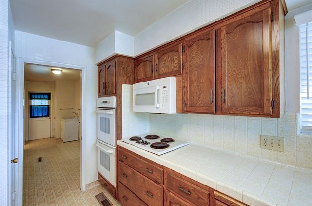 6656 N Dearing Avenue, Fresno, CA 93710