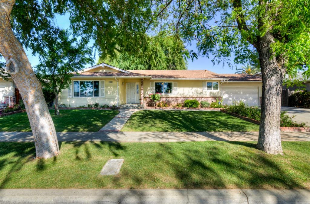 6656 N Dearing Avenue, Fresno, CA 93710