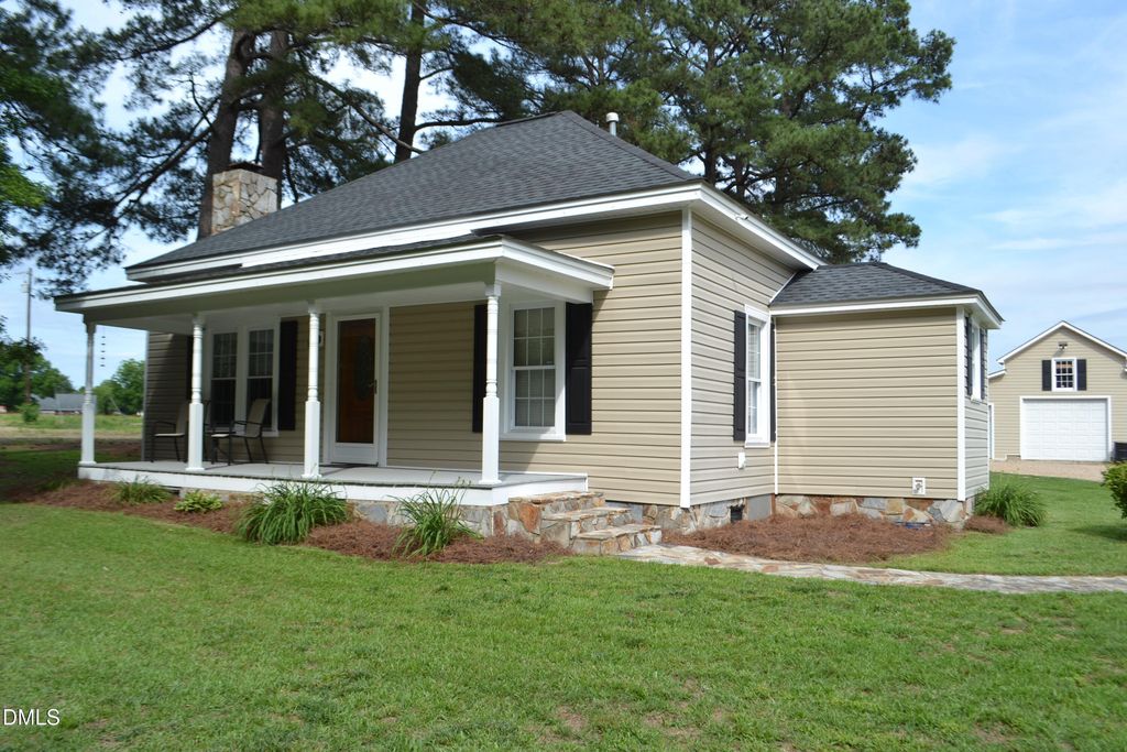 1066 Nc 27 E, Lillington, NC 27546