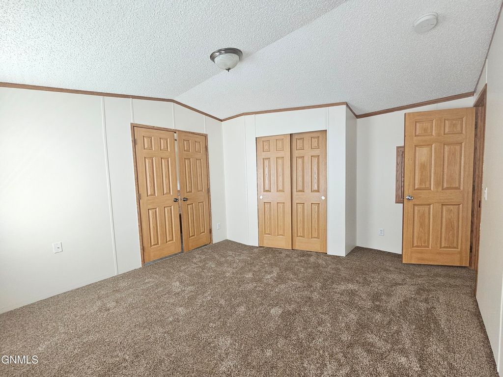 806 27th Street W, Williston, ND 58801 photo 17