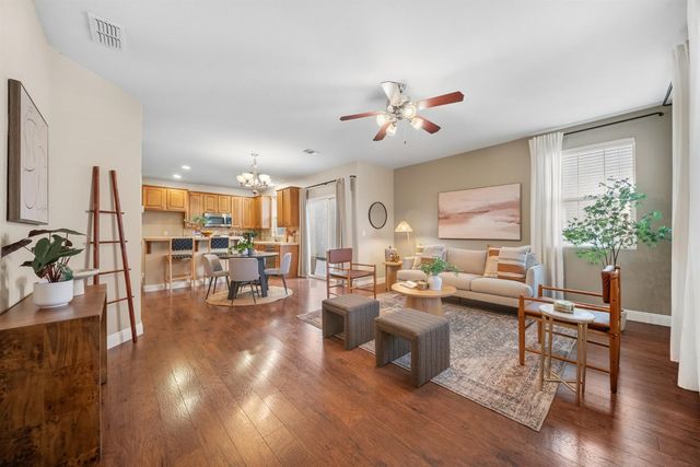 2792 Crested St, West Sacramento, CA 95691