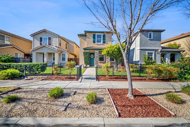 2792 Crested St, West Sacramento, CA 95691