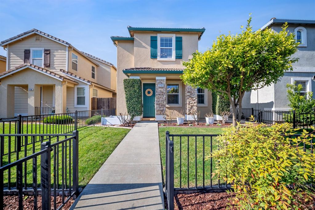 2792 Crested St, West Sacramento, CA 95691